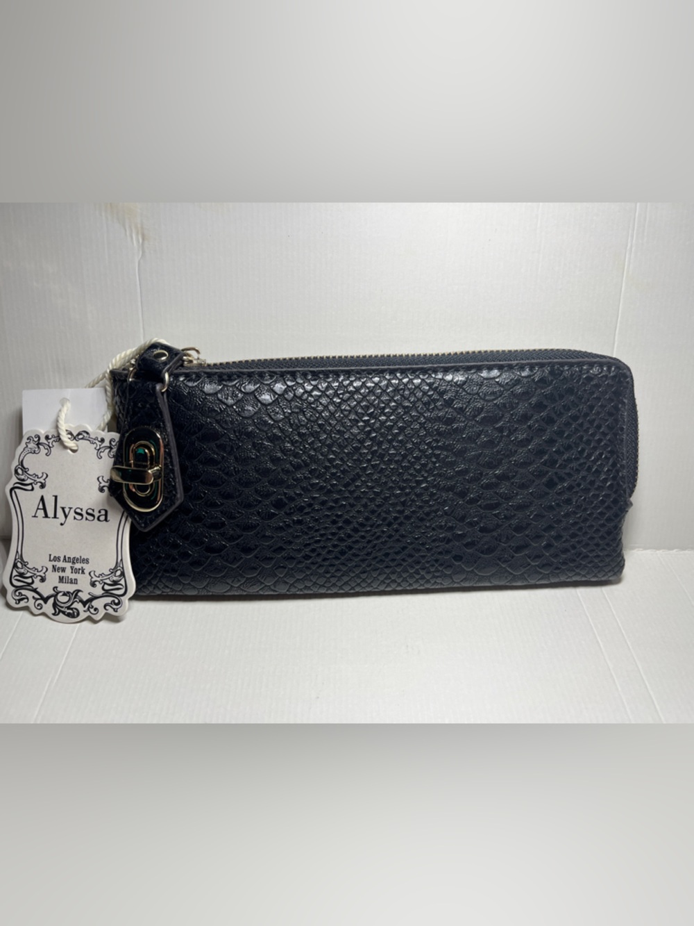 Alyssa‎ Black Textured Zip Wallet